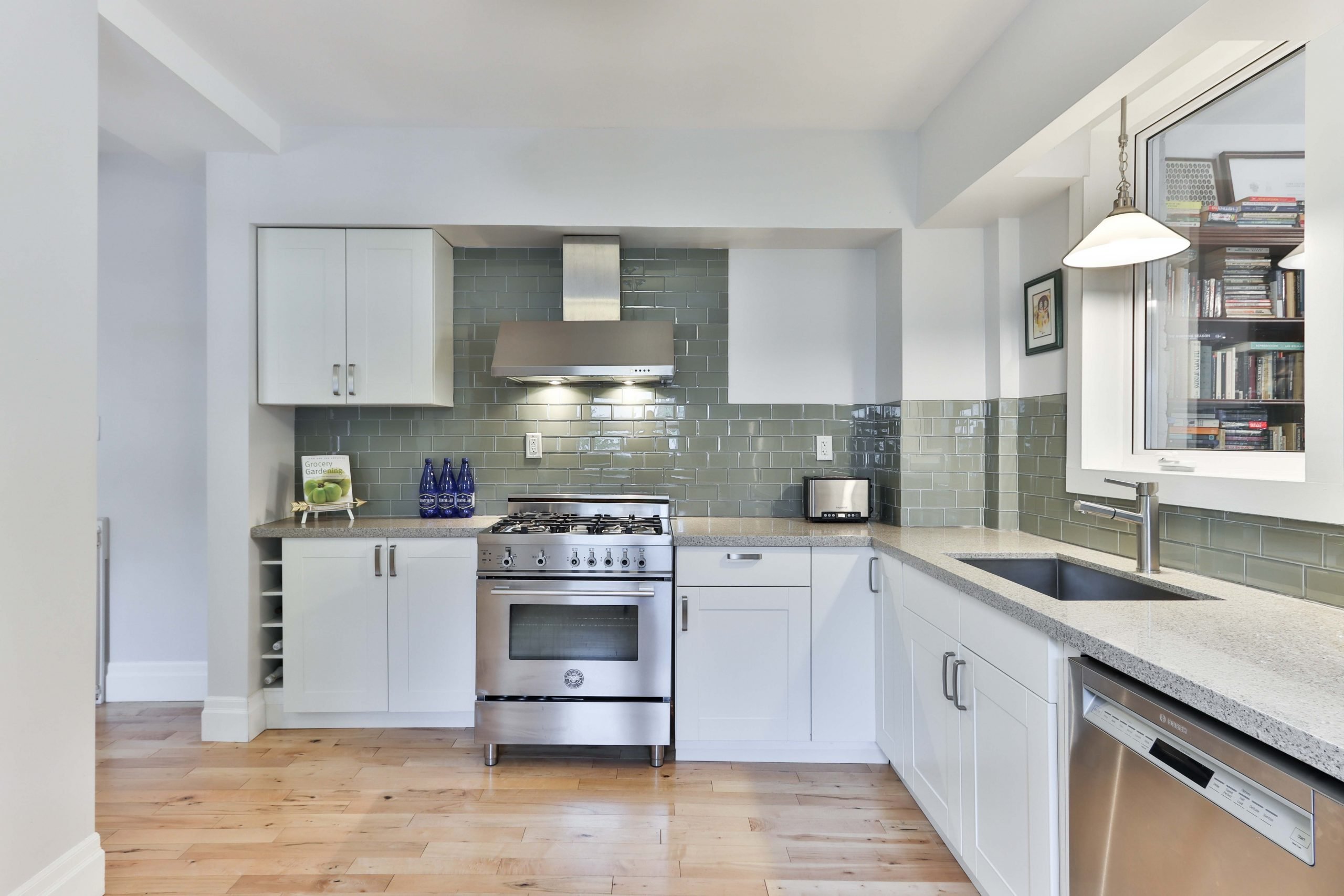 The Complete Guide to Cleaning Your Oven